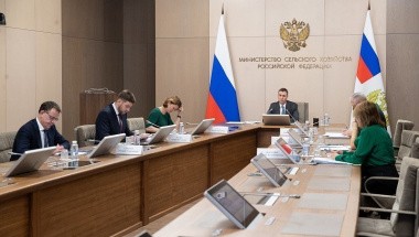 Дмитрий Патрушев: АПК в оптимальные агротехнологические сроки входит в этап весенних полевых работ